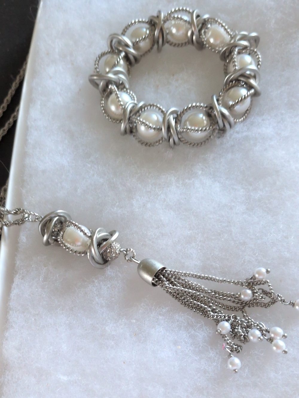 Retired Lia Sophia Charleston set. Necklace And Bracelet